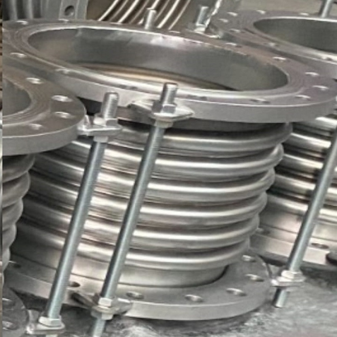 EXPANSION JOINT-STAINLESS STEEL FLEXIBLE-CARBON STEEL FLANGE-CLASS 300
